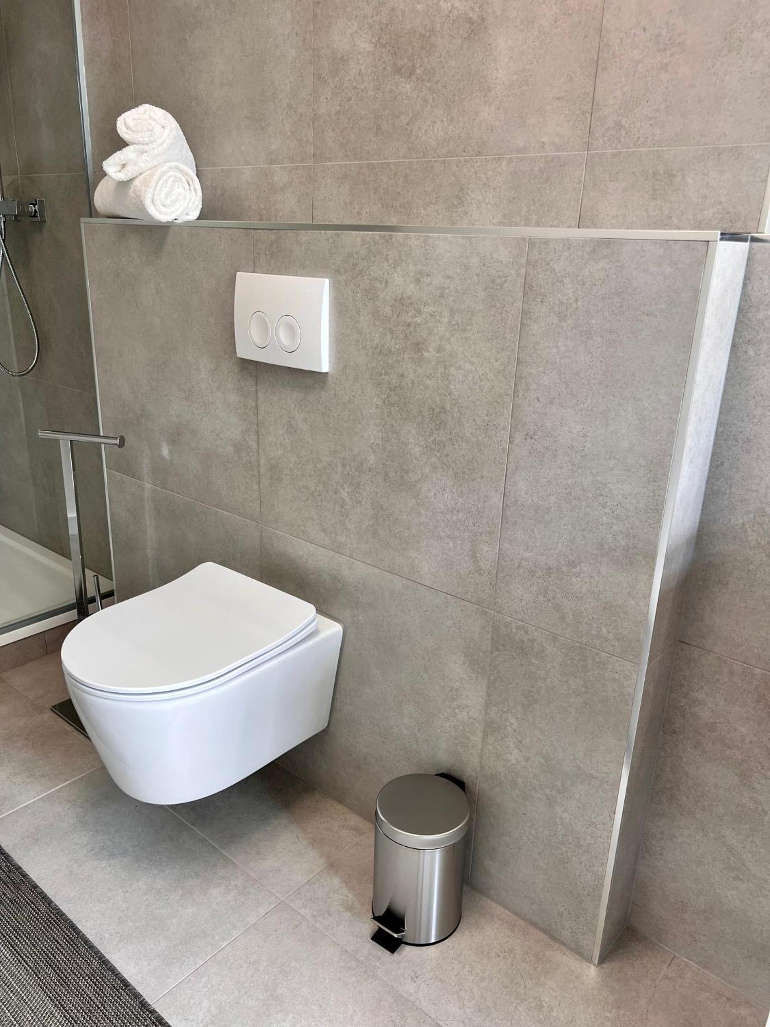 Apartment Kander 140 M2 กอร์ลิตซ์ ภายนอก รูปภาพ